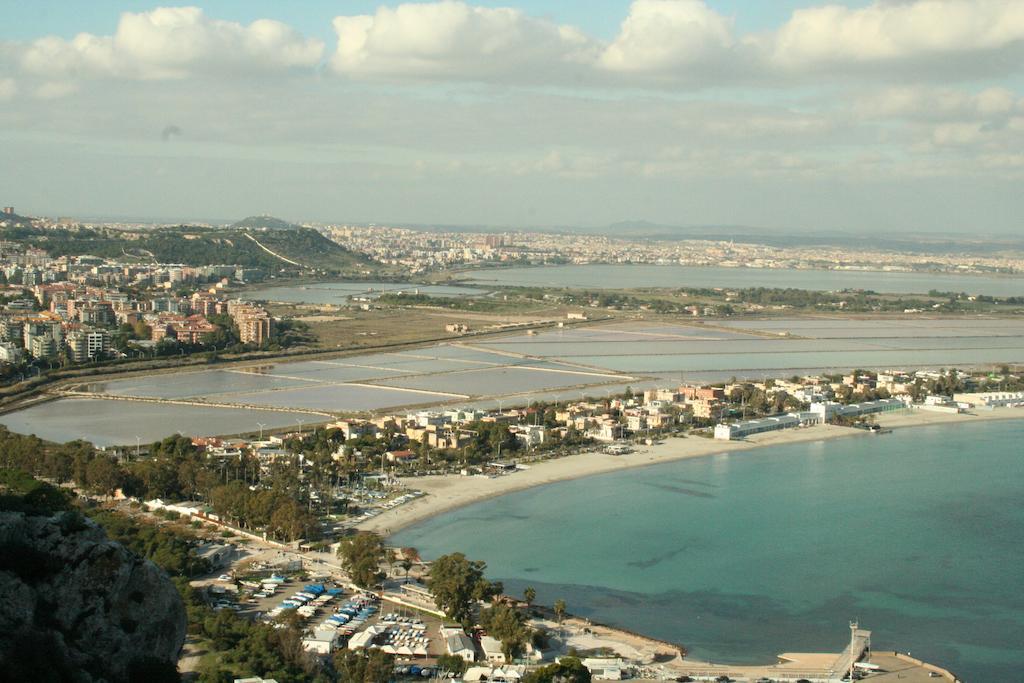 B&Beach Cagliari Guest House מראה חיצוני תמונה