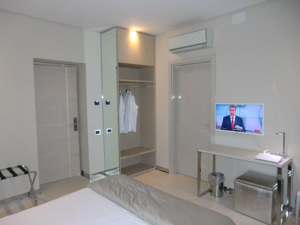 B&Beach Cagliari Guest House חדר תמונה