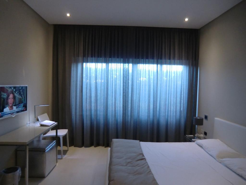 B&Beach Cagliari Guest House חדר תמונה