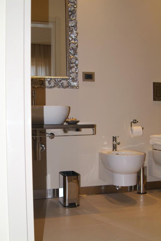 B&Beach Cagliari Guest House חדר תמונה