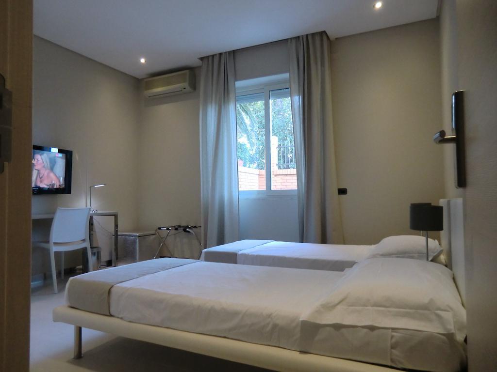 B&Beach Cagliari Guest House חדר תמונה