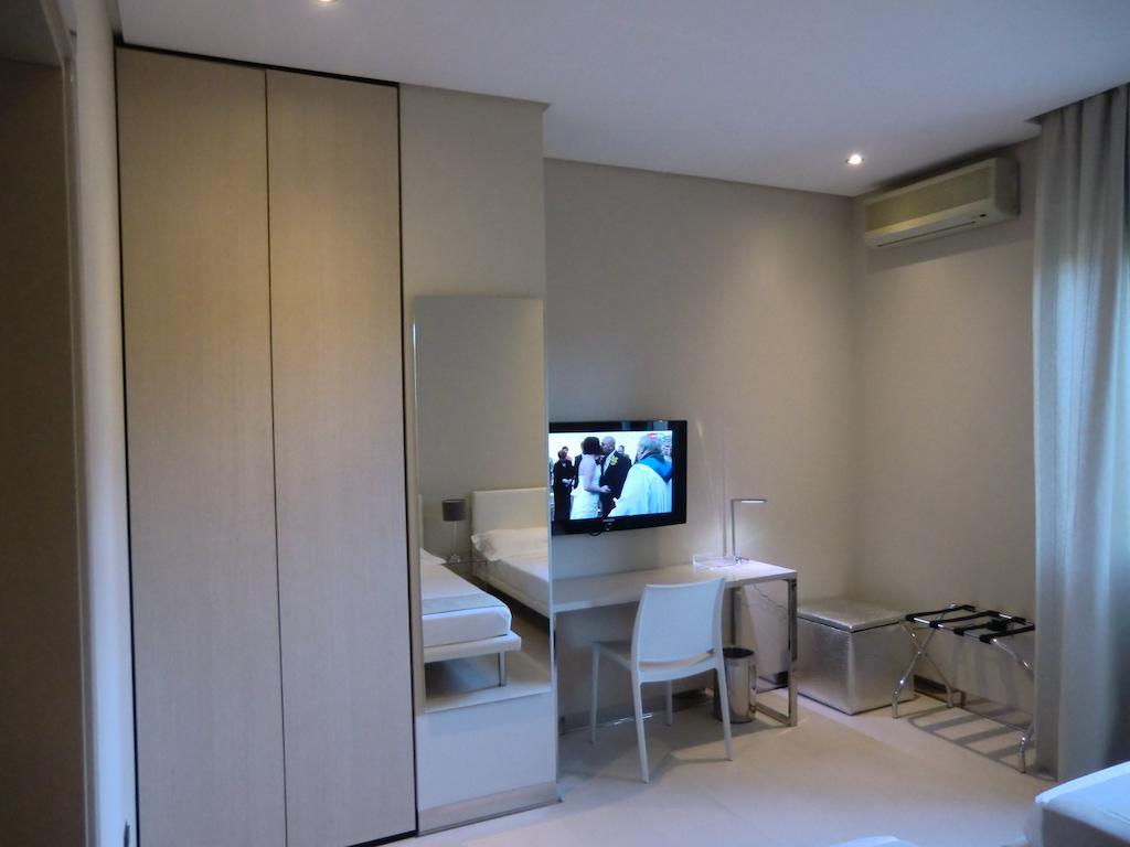 B&Beach Cagliari Guest House חדר תמונה